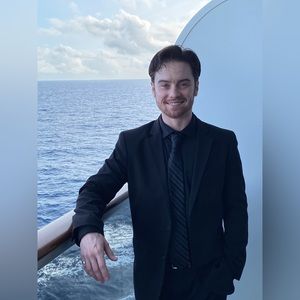 Meet your Posher, Grayson